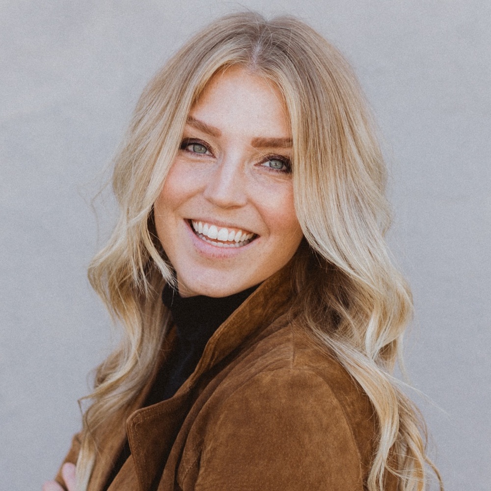 Meet your Posher, Claudia